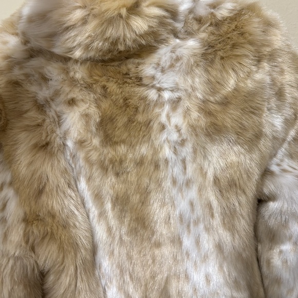 Unreal Fur Coat - Picture 5 of 5
